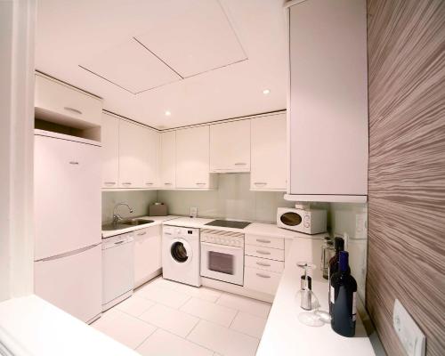 Luxury Suites - image 10