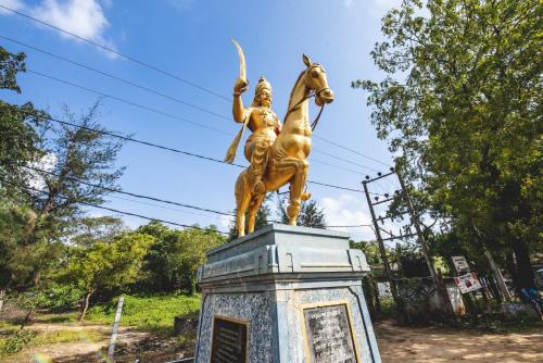 252254837 Thambu Illam