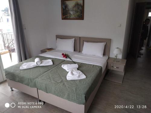 Central Hotel - image 2