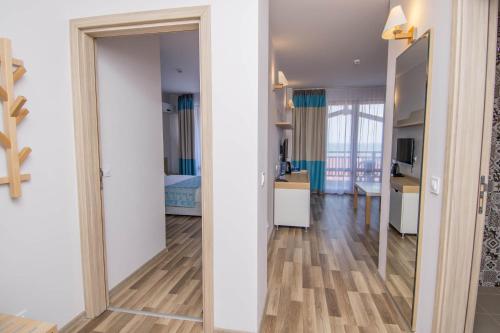 Nevis Resort & Aqua Park - All Inclusive – Sunny Beach, WY