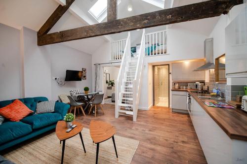 Air Host and Clean - Apartment 2 Broadhurst Court sleeps 6 minutes from town centre - image 14