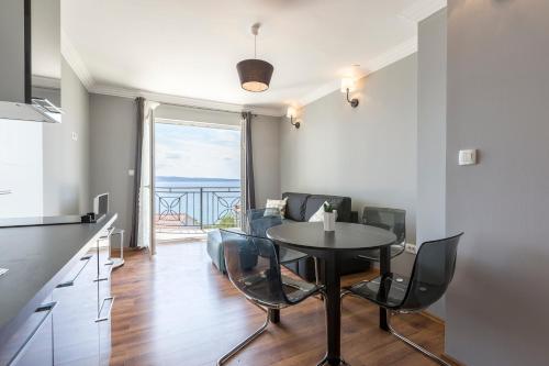 One-Bedroom Apartment with Spa Bath image 2