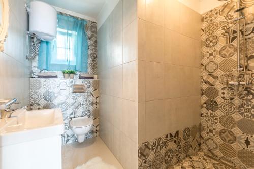 One-Bedroom Apartment with Spa Bath image 5