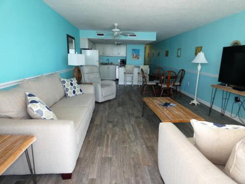 0508 Waters Edge Resort condo - image 2