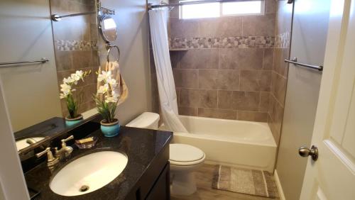 Julie and Paul Mather home - image 2
