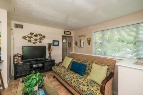 105 81ST SUNSET PALMS home - image 5