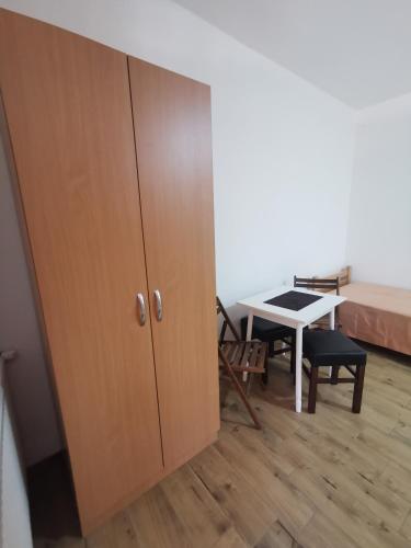 3 twin beds, 2 sofa beds