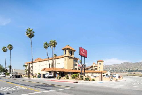 Ramada By Wyndham Burbank Airport — hotel in 2900 North San Fernando Boulevard, Burbank US, 91504