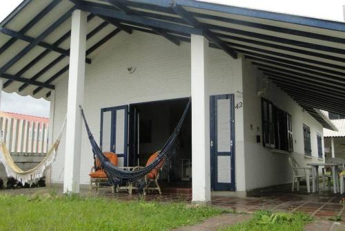 Tranquilidade a alguns passos da praia - churrasqueira, super wi-fi!
