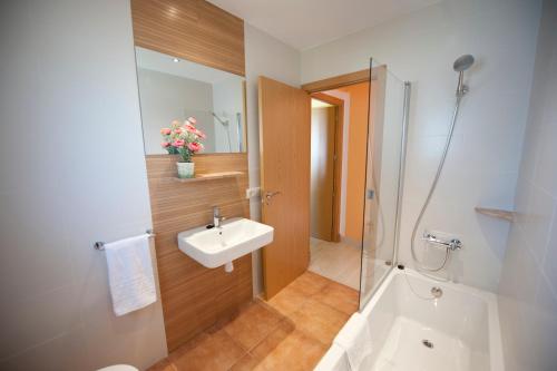 Apartamentos Maribel - image 3