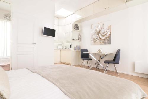 COZY&QUIET apartment with A/C in city centre, Praha