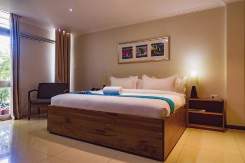เดอะ แซงชัวรี โฮเต็ล รีสอร์ต แอนด์ สปา (The Sanctuary Hotel Resort and Spa) in พอร์ตมอร์สบี