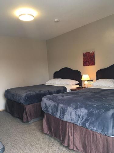 2 double beds
