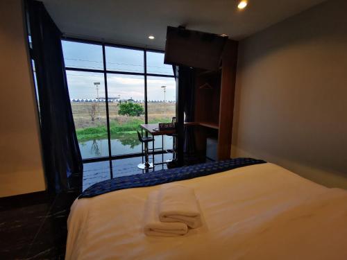 Skyline Resort – Bang Phli, NY