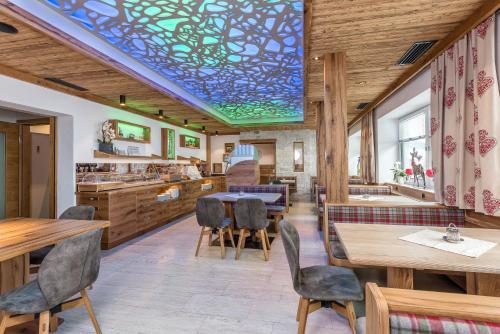 Restaurant, Hotel Garni Siegmundshof - inclusive Joker Card im Sommer in Saalbach