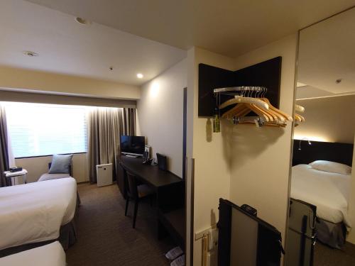 room detail thumbnail 1