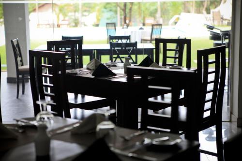 مطعم, فندق لافنديش أوكرين (Lavendish Okrin Hotel) in يالا