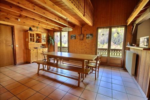 GRAND APPARTEMENT - WIFI -SAINT JEAN D'AULPS - 12 Personnes - HIRONDELLE