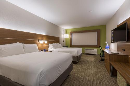 Holiday Inn Express & Suites - San Marcos South, an IHG Hotel