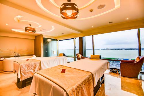 按摩, 戈勒克布林麗笙酒店 (Radisson Blu Gorakhpur) in 戈勒克布爾