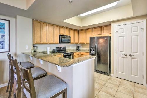 Bright Destin Retreat with Pool and Tennis Courts - image 2