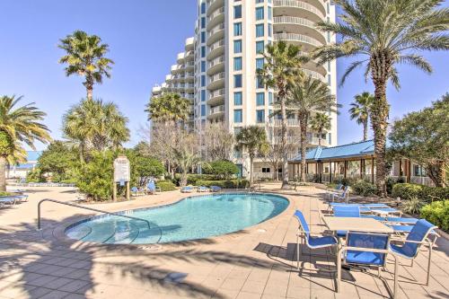 Palms of Destin Condo with Pool, Walk to Beach!