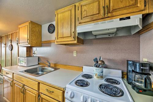 Sanderling Sea Cottages, Unit 2: Walk to Coast! in Corvallis (Oregon)