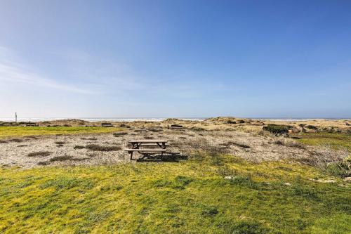 Sanderling Sea Cottages, Unit 2 Walk to Coast!