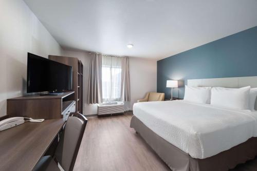 WoodSpring Suites Dallas Plano Central Legacy Drive The 2-star WoodSpring Suites Dallas Plano Central Legacy Driv offers comfort and convenience whether youre on business or holiday in Grapevine (TX). The property offers a wide range of amenities and 