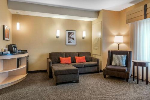 Cambria Hotel Akron - Canton Airport