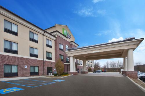Holiday Inn Express & Suites Washington - Meadow Lands by IHG