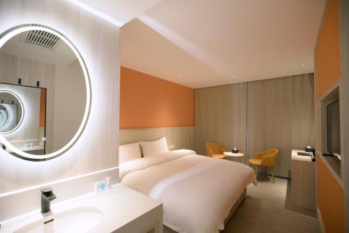 room detail thumbnail 1