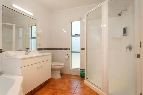 Studio with Spa Bath