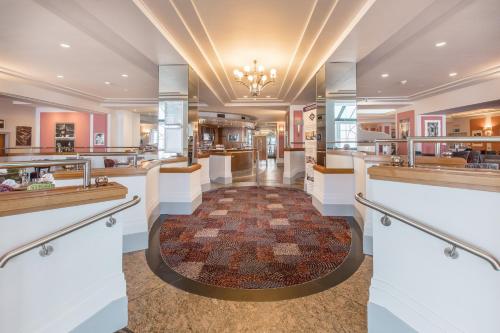 Vestabils, The Empress Hotel in Douglas