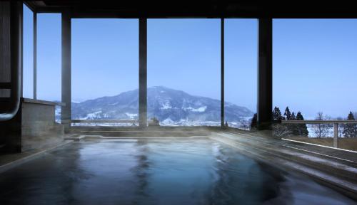 Twin Room with Mountain View