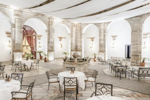 บริการและสิ่งอำนวยความสะดวก, ปาราดอร์ เด ซาฟรา (Parador de Zafra) in ซาฟรา / เลเรนา