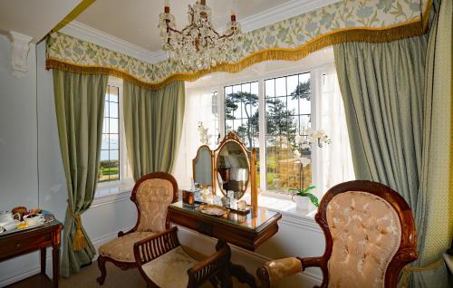 Haven Hall Hotel in Lake South