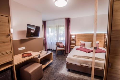 Hotel Schloßberg 4.2km von Leutenbach entfernt