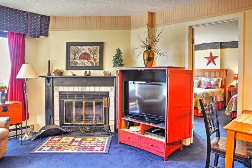 Snowshoe Condo with Mtn View and Pool and Hot Tub Access - main image
