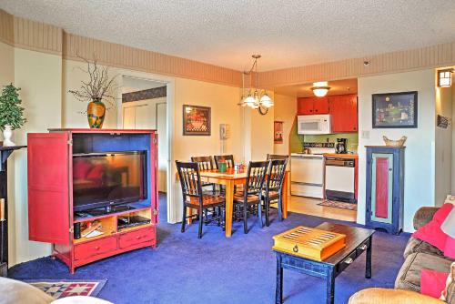 Snowshoe Condo with Mtn View and Pool and Hot Tub Access - image 2