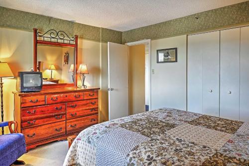 Snowshoe Condo with Mtn View and Pool and Hot Tub Access - image 7