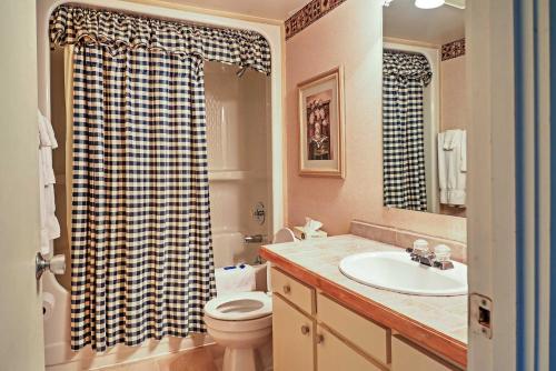 Snowshoe Condo with Mtn View and Pool and Hot Tub Access - image 9