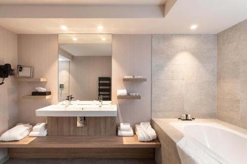 Hotel Restaurant Van Der Valk Nivelles-Sud in Nivelles