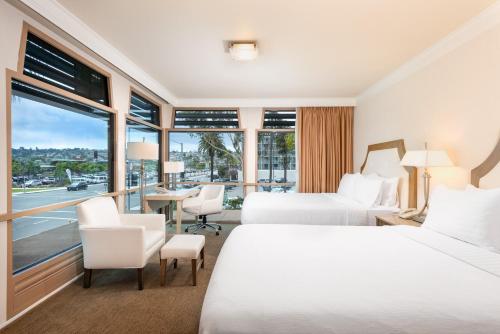 DoubleTree by Hilton San Diego Bayside in Roseville-Fleet Ridge