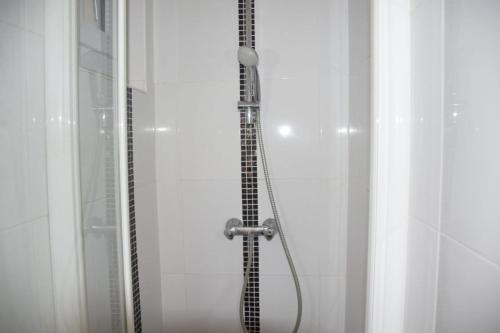 Bathroom, Hotel Residence Champerret in Levallois-Perret
