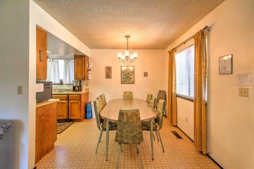 Quaint Pet-Friendly Cabin in South Lake Tahoe! - image 9