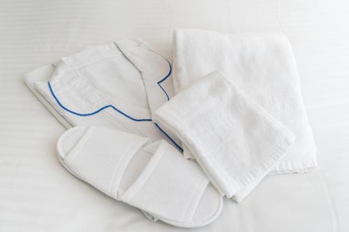 Double Room with Small Double Bed - Main Building - Non-Smoking - No Cleaning [BBNR]	