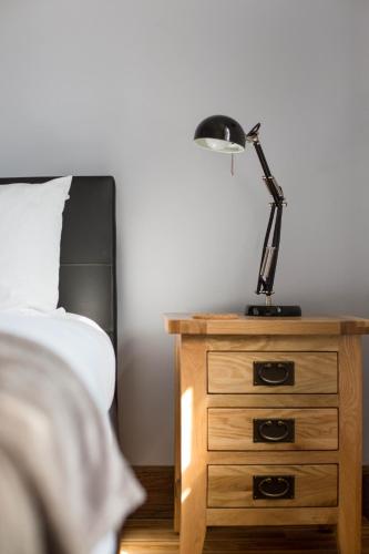 Castle Vista Grassmarket Apartment - image 2