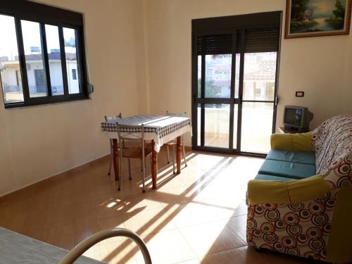 Vila Aliaj Suite for 2 with private balcony and garden view
