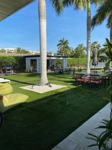 Captiva Beach Resort (open private beach access) in Sarasota, USA